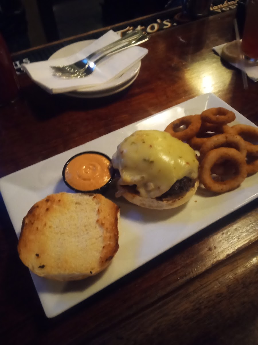 Dead Presidents Pub & Restaurant-9