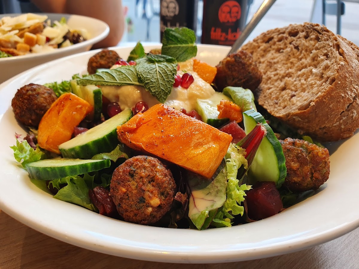 Dean&david | Bowls, Salate, Curries & Snacks In Trier-4