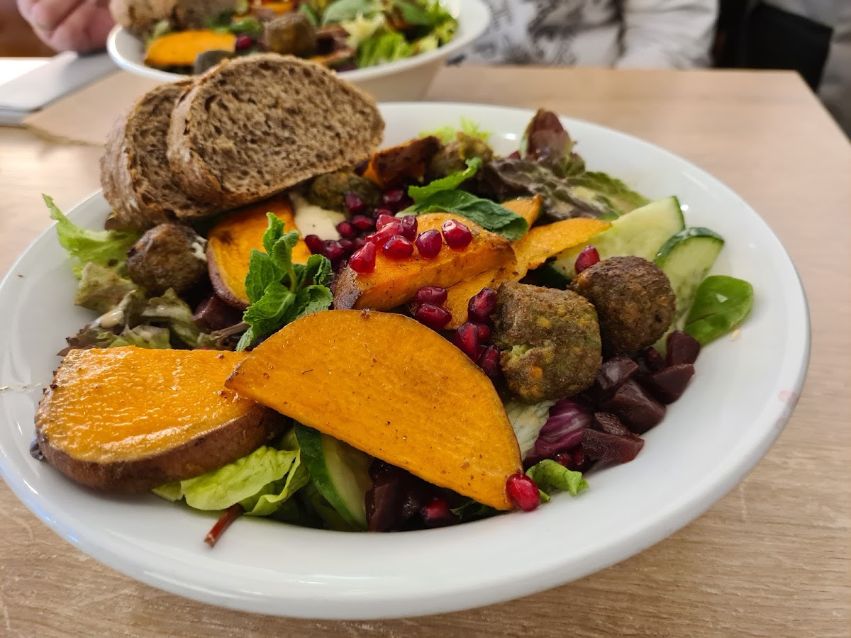 Dean&david | Bowls, Salate, Curries & Snacks In Trier-6
