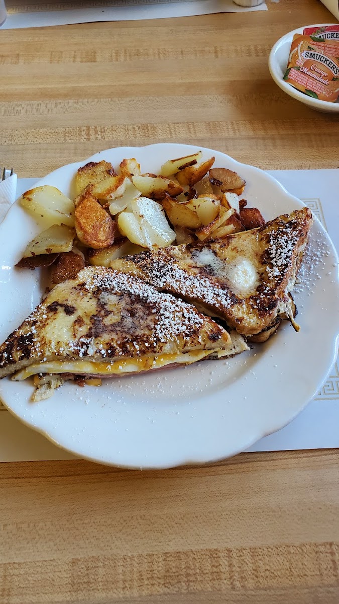 Dee's Luncheonette-7