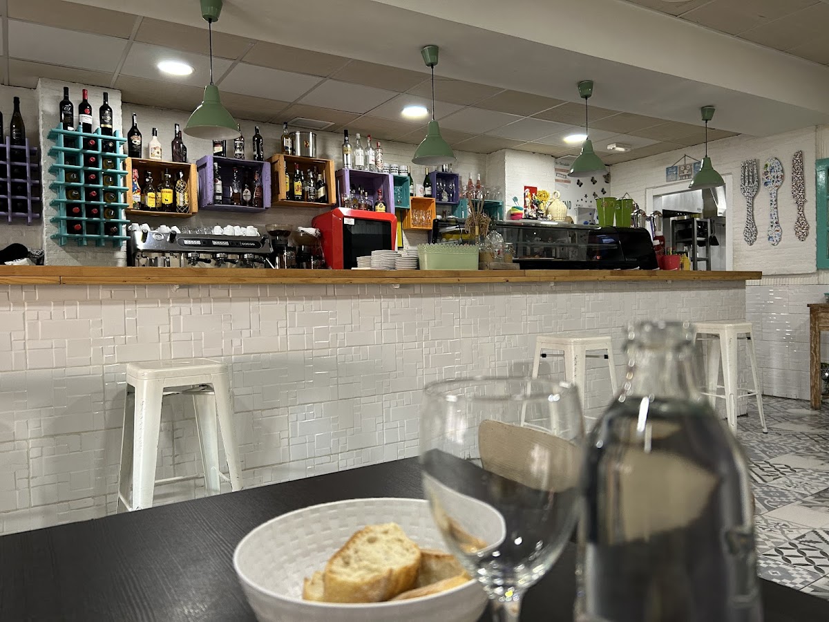 Deja Vu Restaurante Cafeteria-3