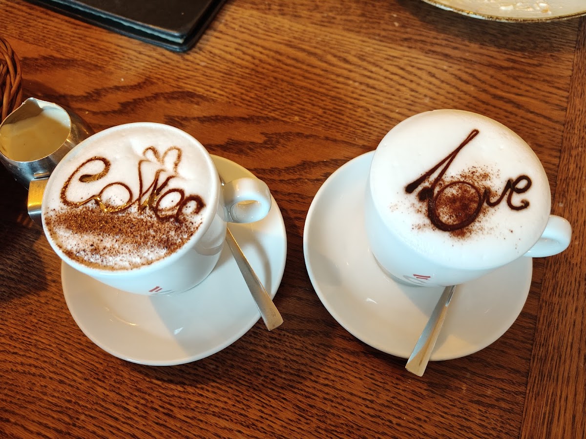 Deja Vue Cafe-3