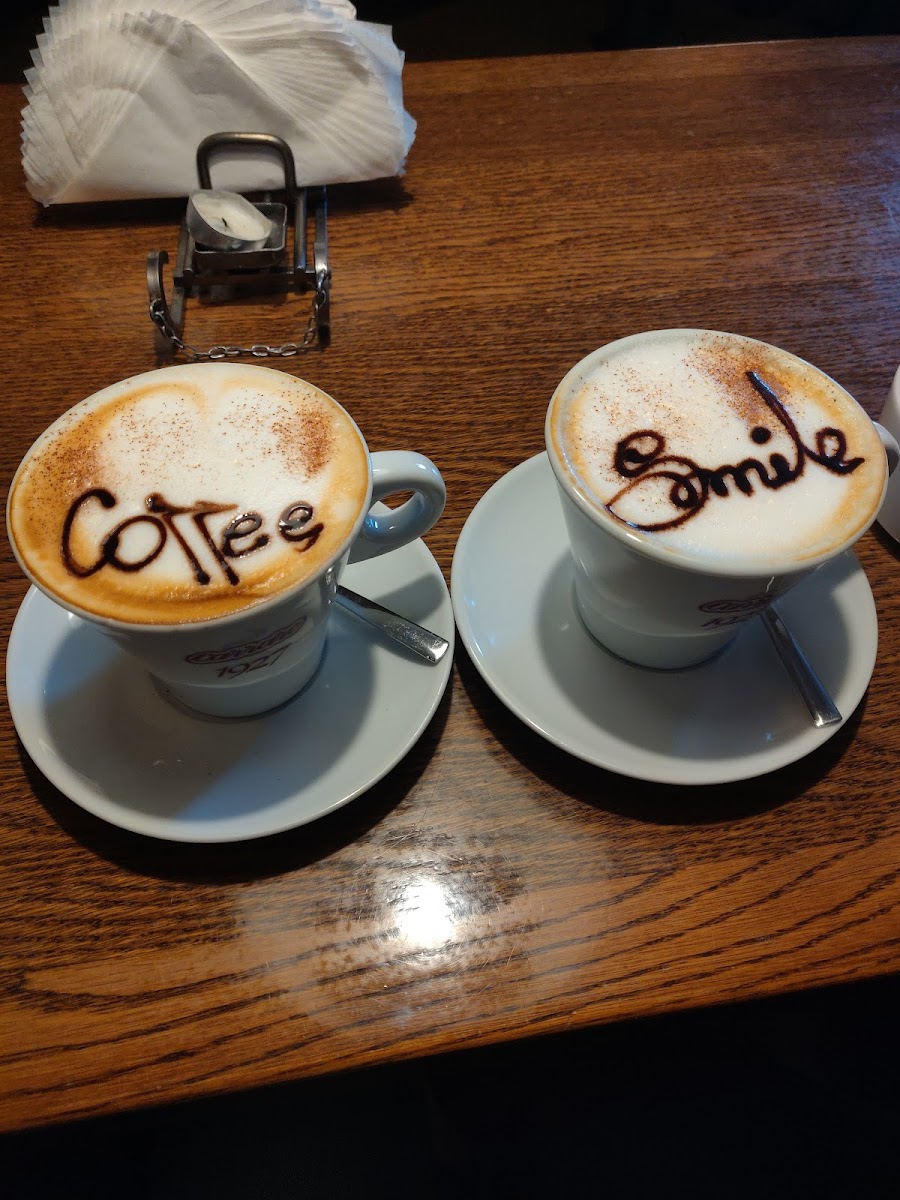 Deja Vue Cafe-5