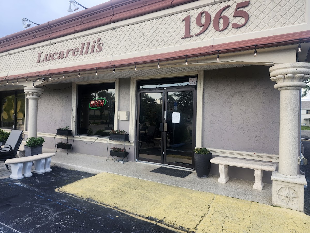 Deluca’S Italian Restaurant