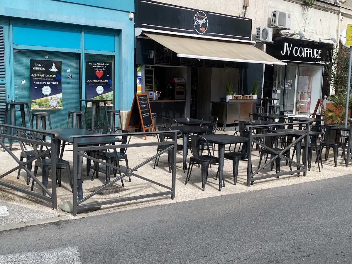 Demeter Bagel Café