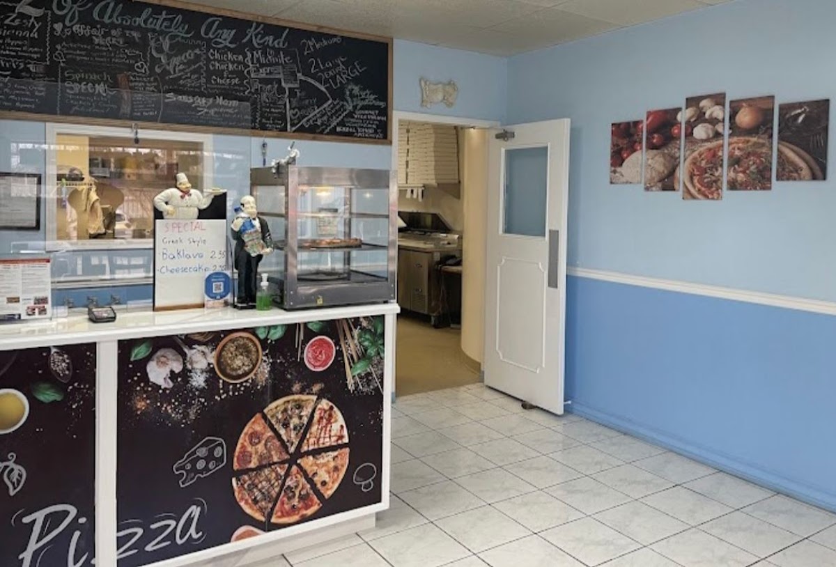 Demetris Pizza