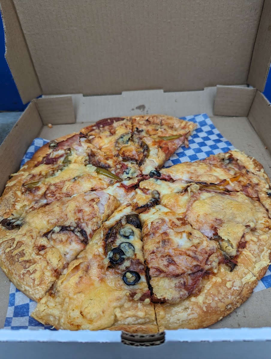 Demetris Pizza-4
