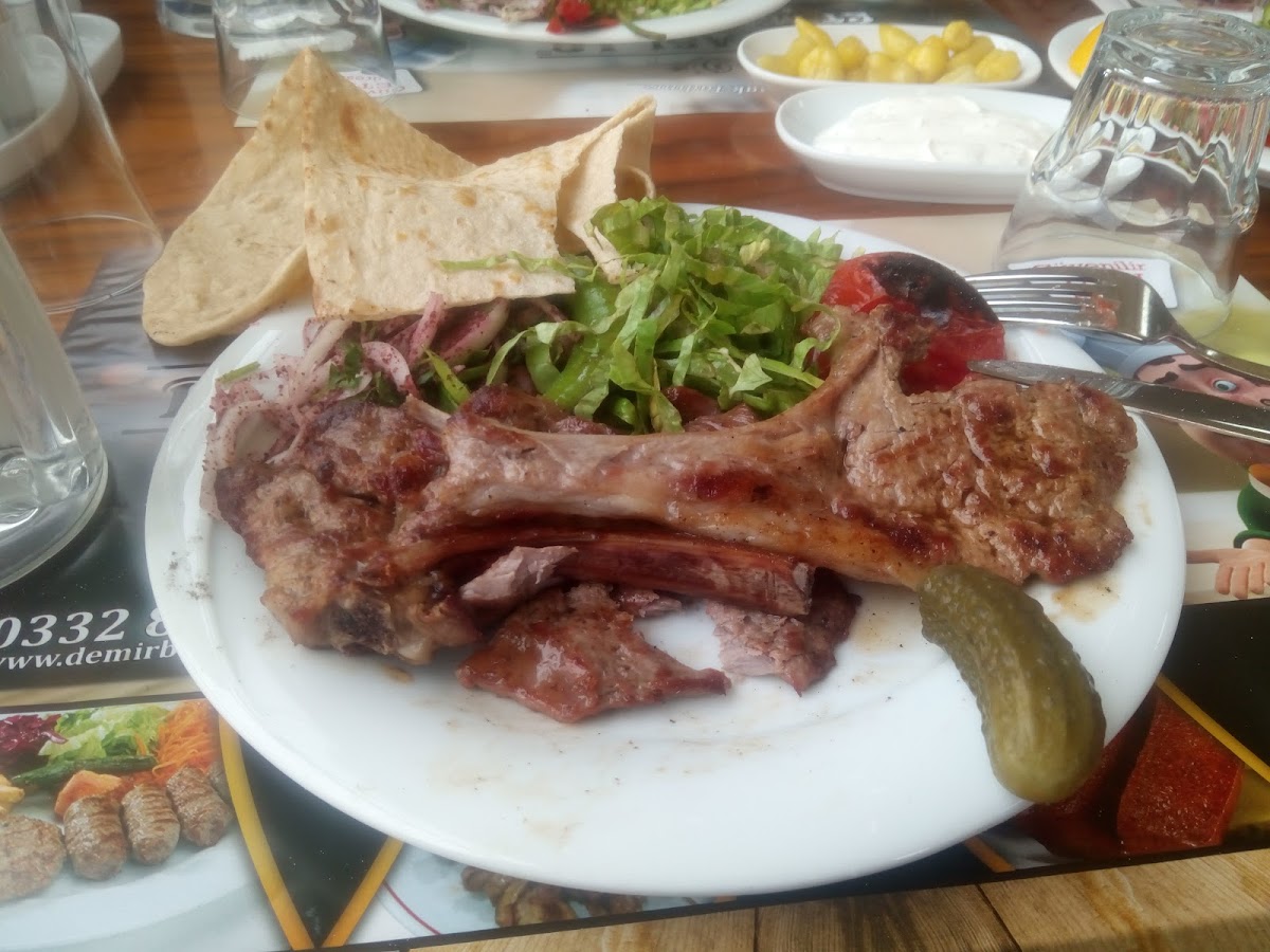 Demirbaşlar Sucuk Et Mangal-9