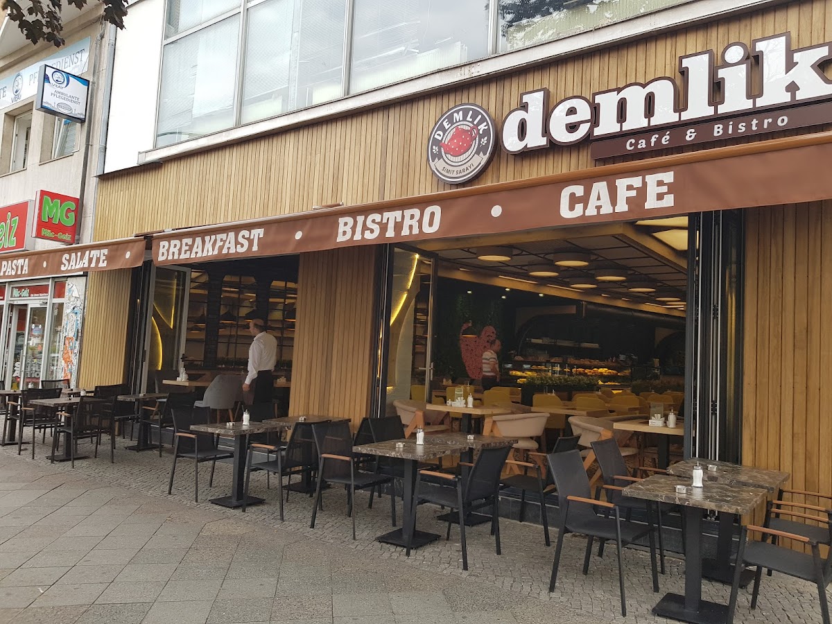 Demlik Künefecim Café
