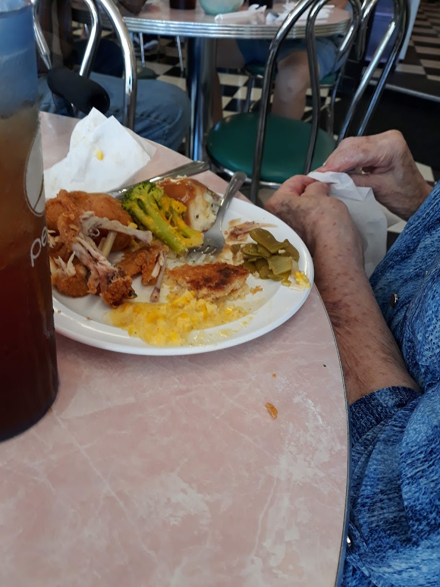 Desi's Downtown Restaurant-10