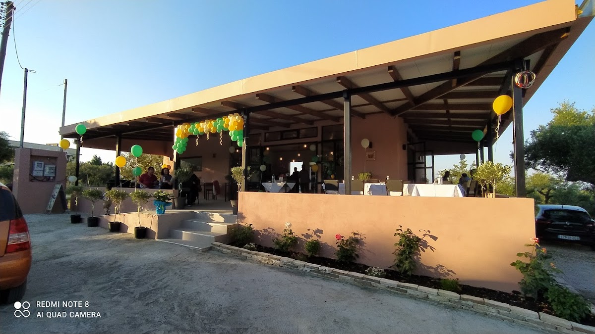 Destaro Cafe Restaurant