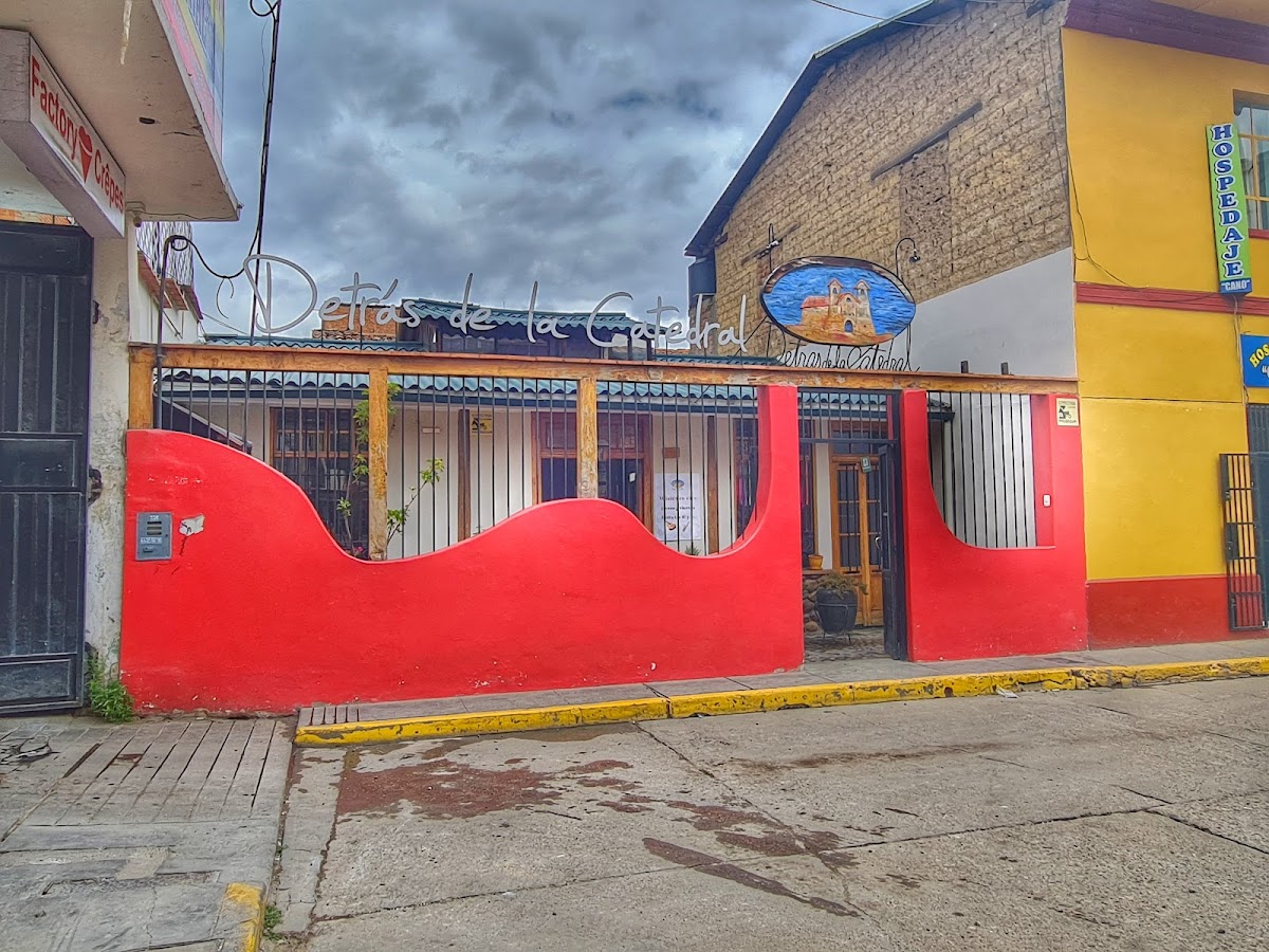 Detrás De La Catedral, Restaurante