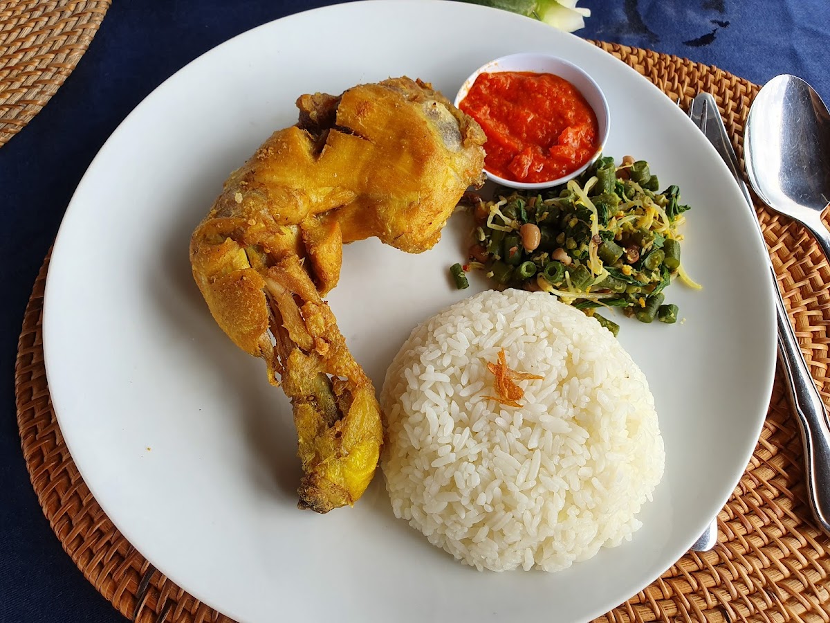 Dewata Agung Restaurant Tirtagangga-8