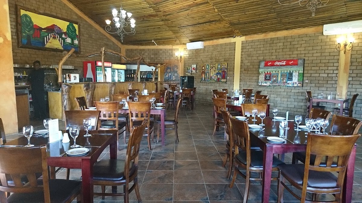 Die Geel Huis B&b | Restaurant