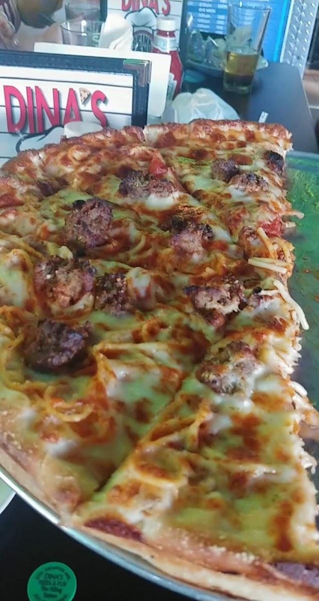 Dina's Pizza & Pub-9