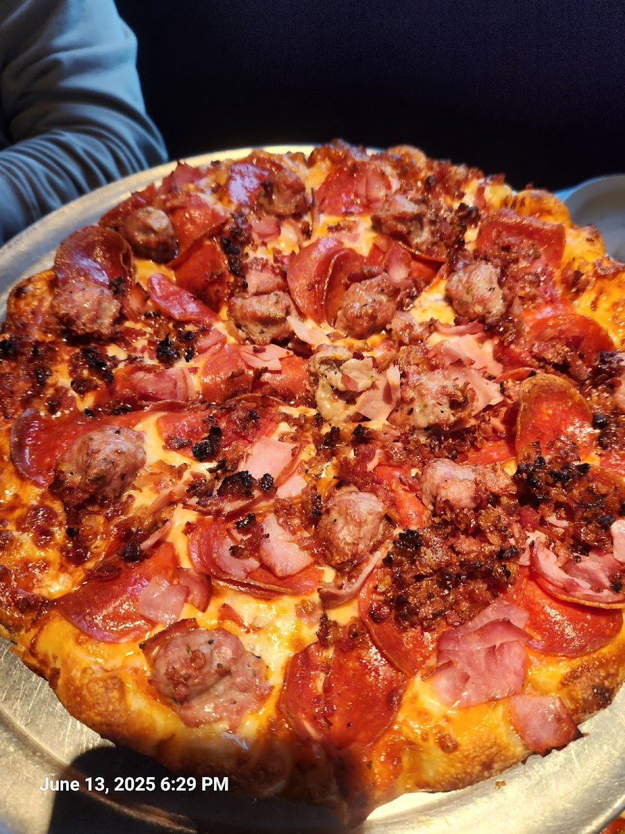 Dina's Pizza & Pub-3