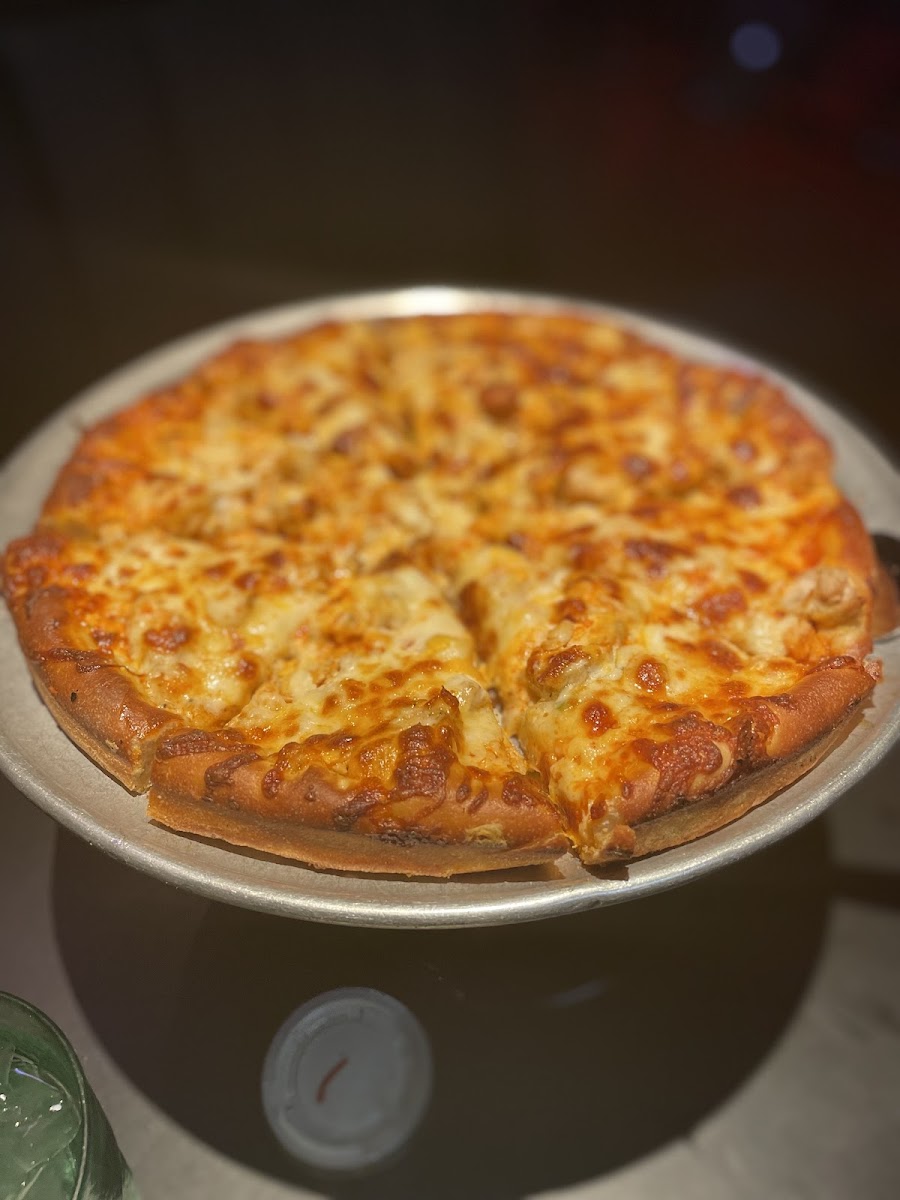 Dina's Pizza & Pub-5