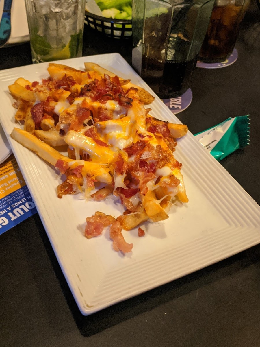 Dina's Pizza & Pub-8