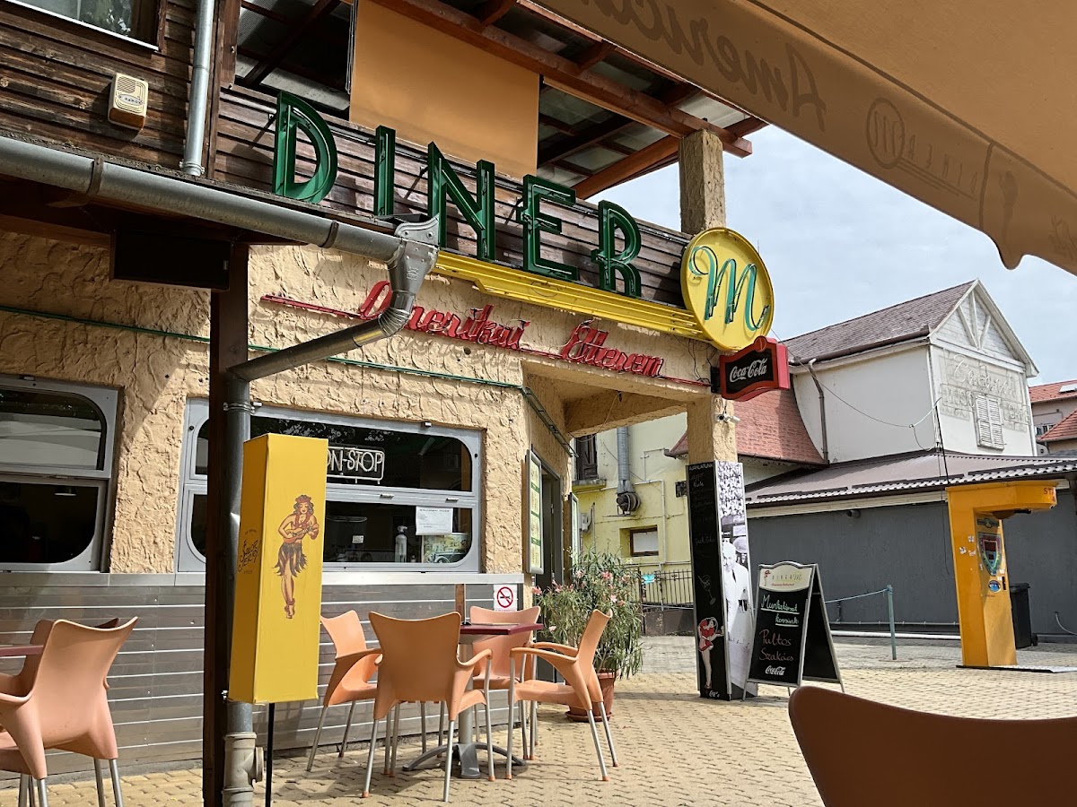 Diner M Amerikai Étterem