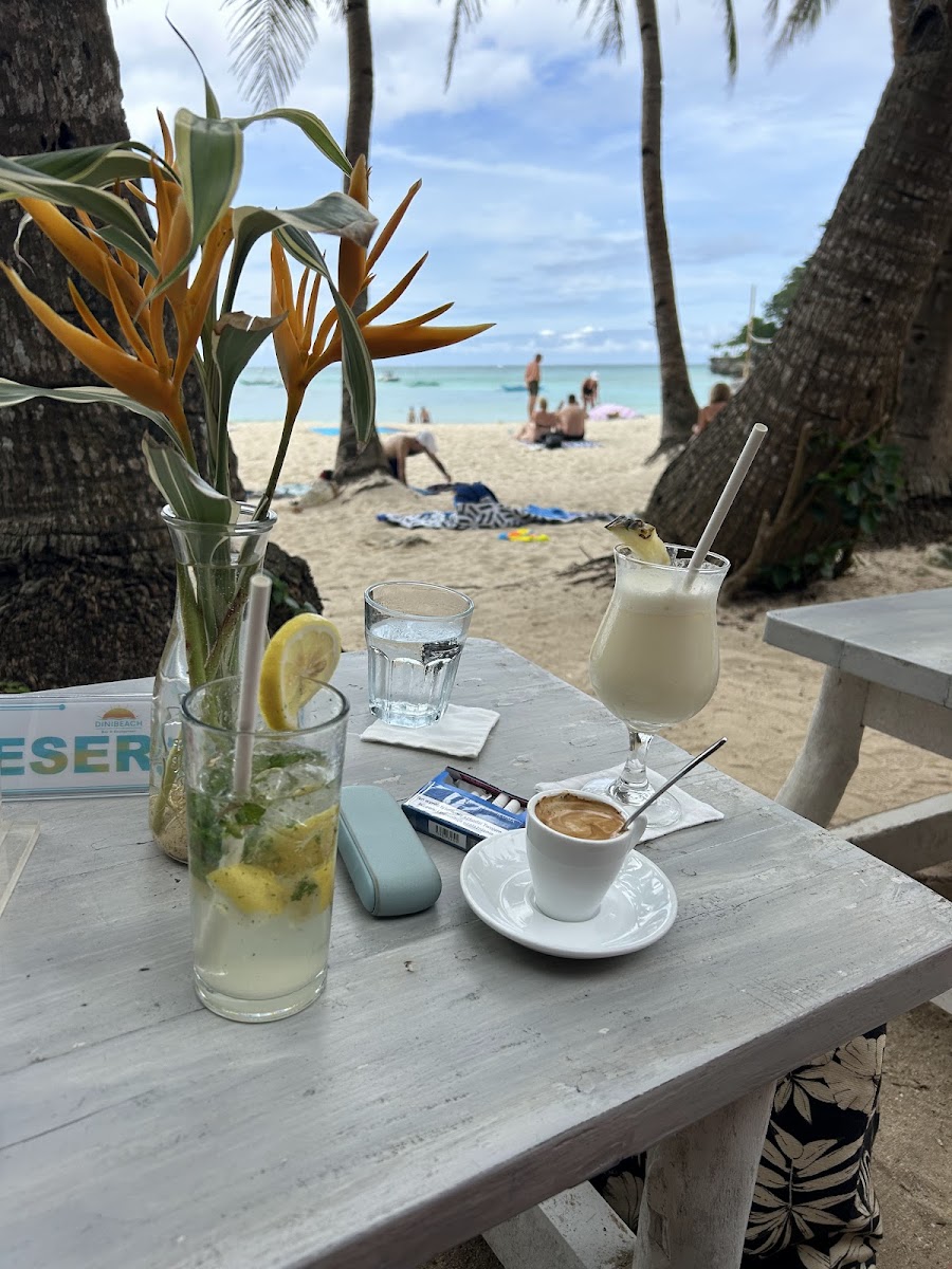 Dinibeach Bar And Restaurant-3