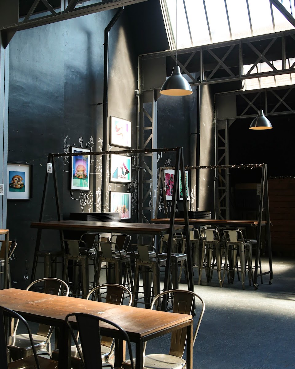 Distrikt Beer & Burger