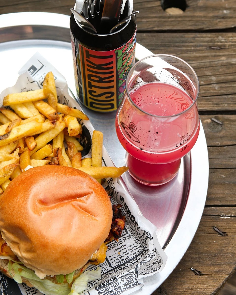 Distrikt Beer & Burger-3