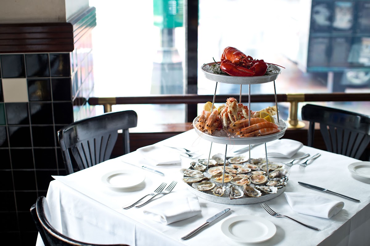 Docks Oyster Bar - Midtown East, Nyc