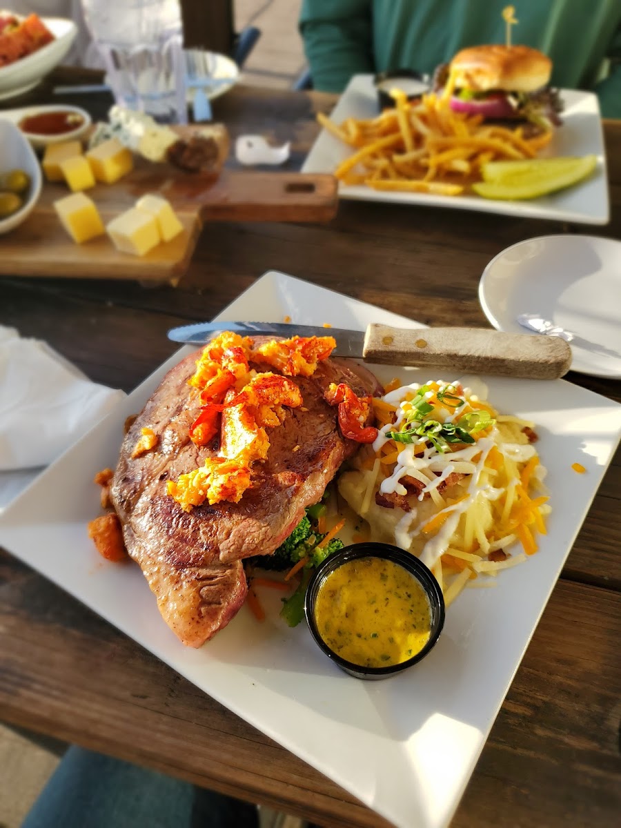 Dockside Grille-7