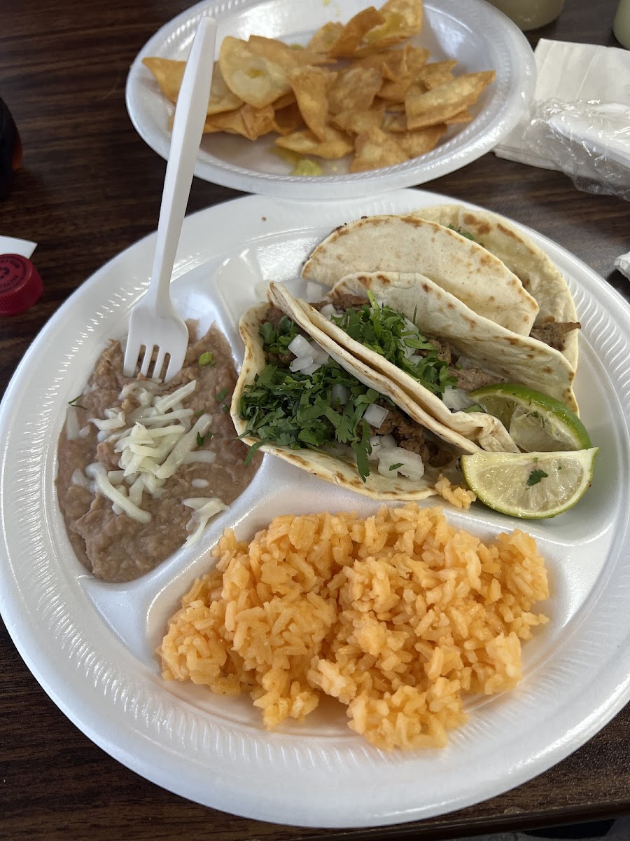 Dos Primos Taqueria & Restaurant’S-6