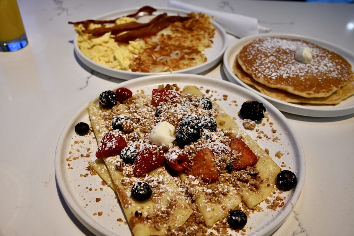 Double Egg Cafe-9