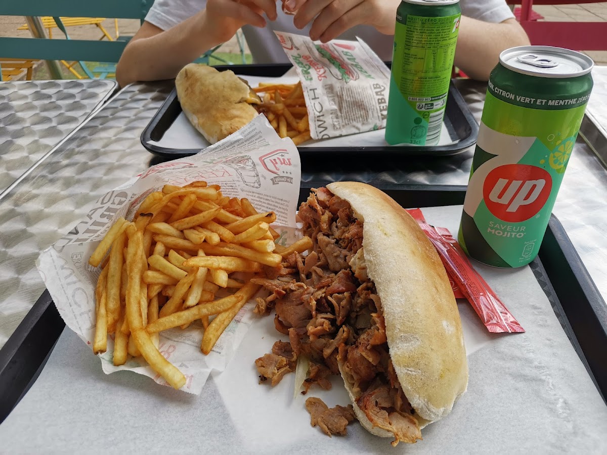 Double Xl - Magny-Le-Hongre-10