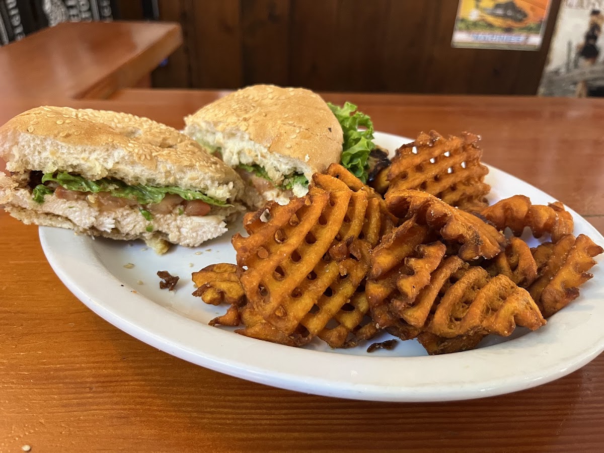 Duffy's Tavern & Family Restaurant-2