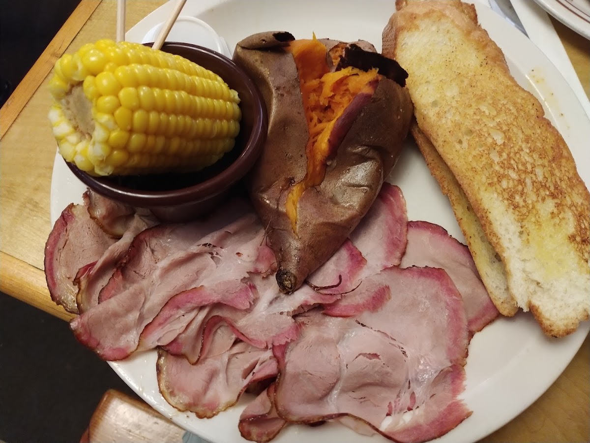 Dustin's Bar-B-Q-10
