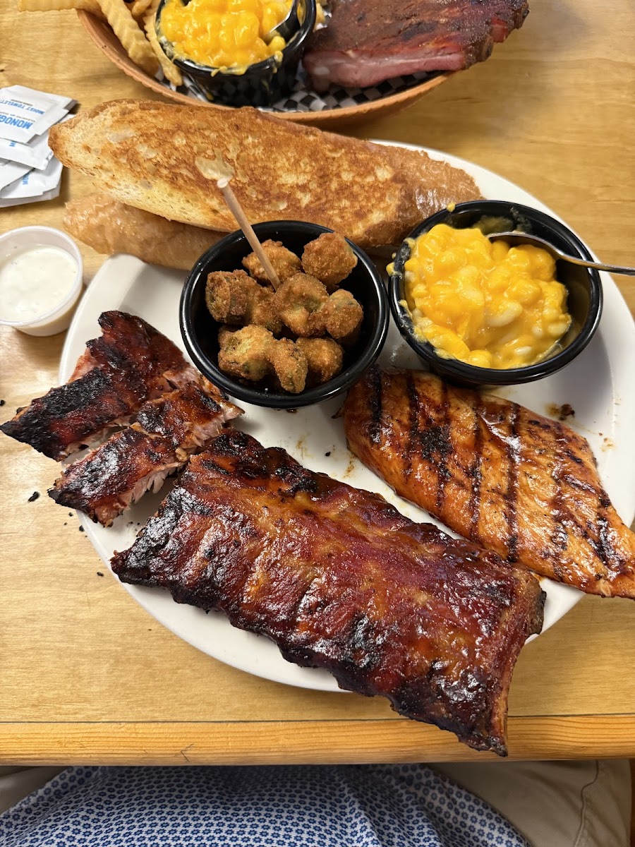Dustin's Bar-B-Q-3