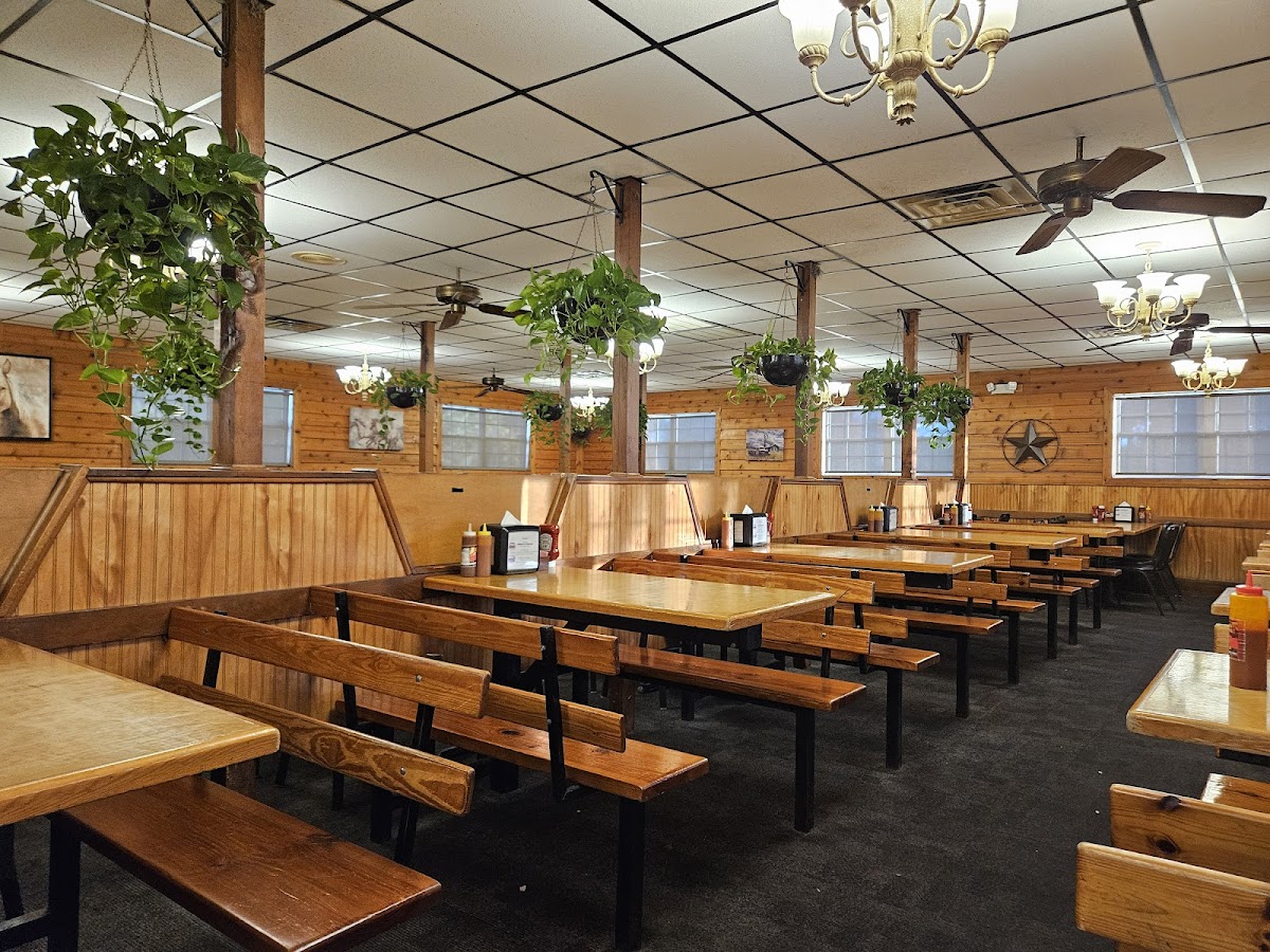 Dustin's Bar-B-Q-4