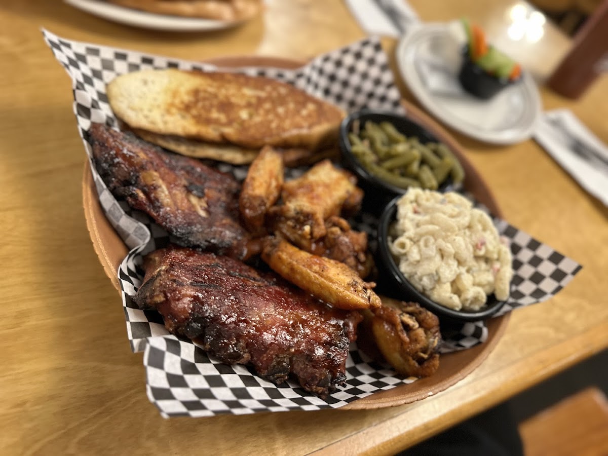 Dustin's Bar-B-Q-5