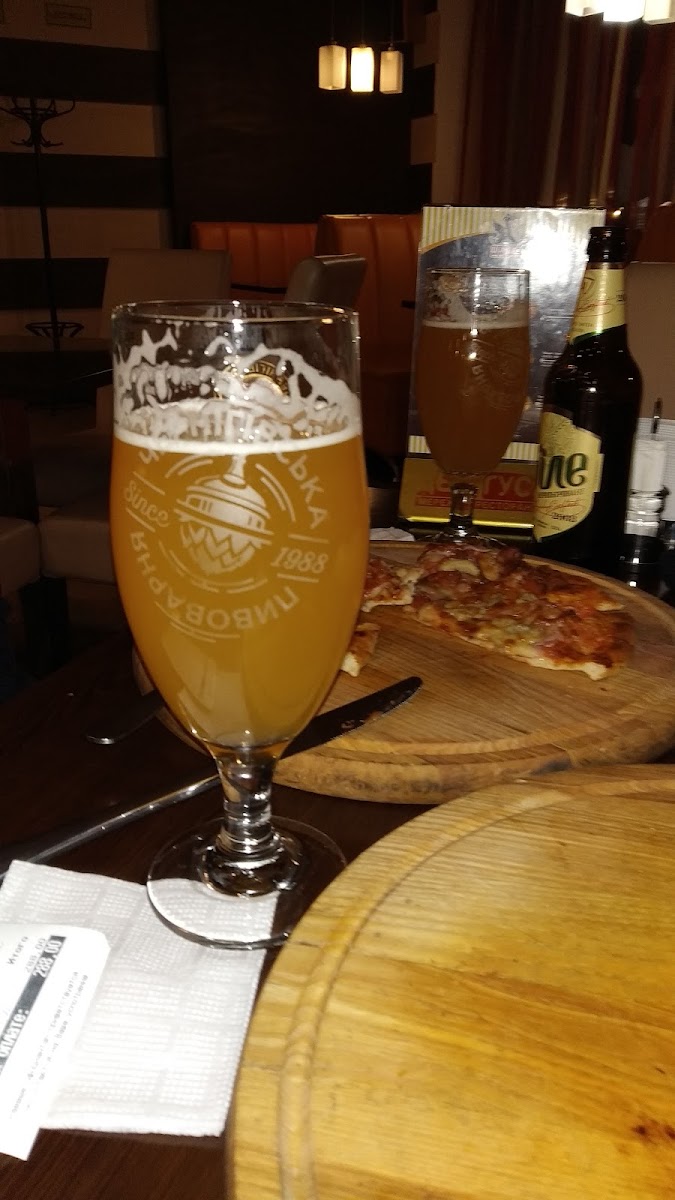 Dva Gusya Pizza-5
