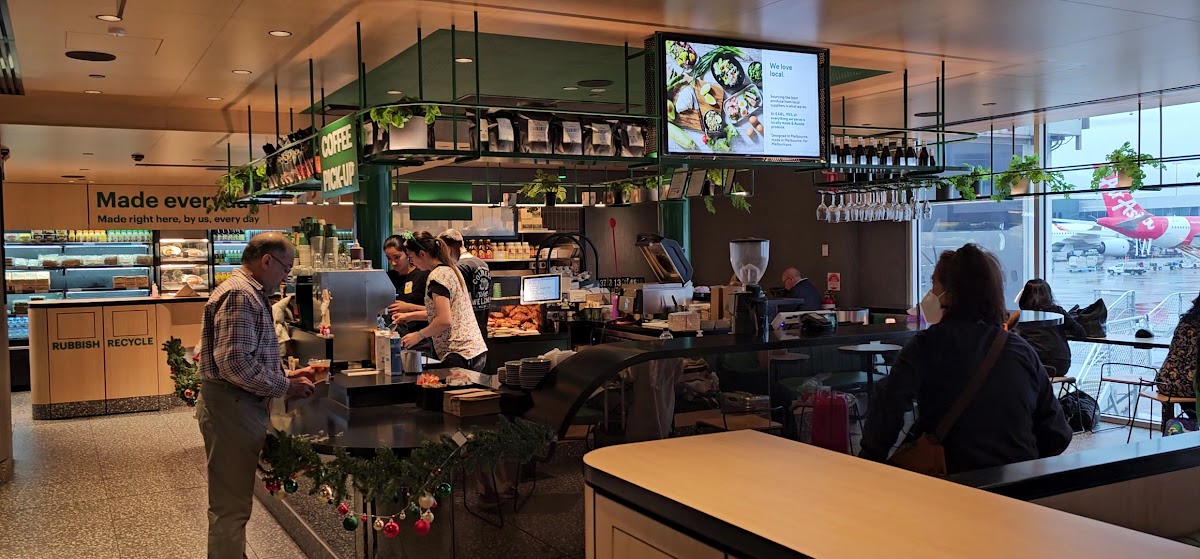 Earl Canteen-2