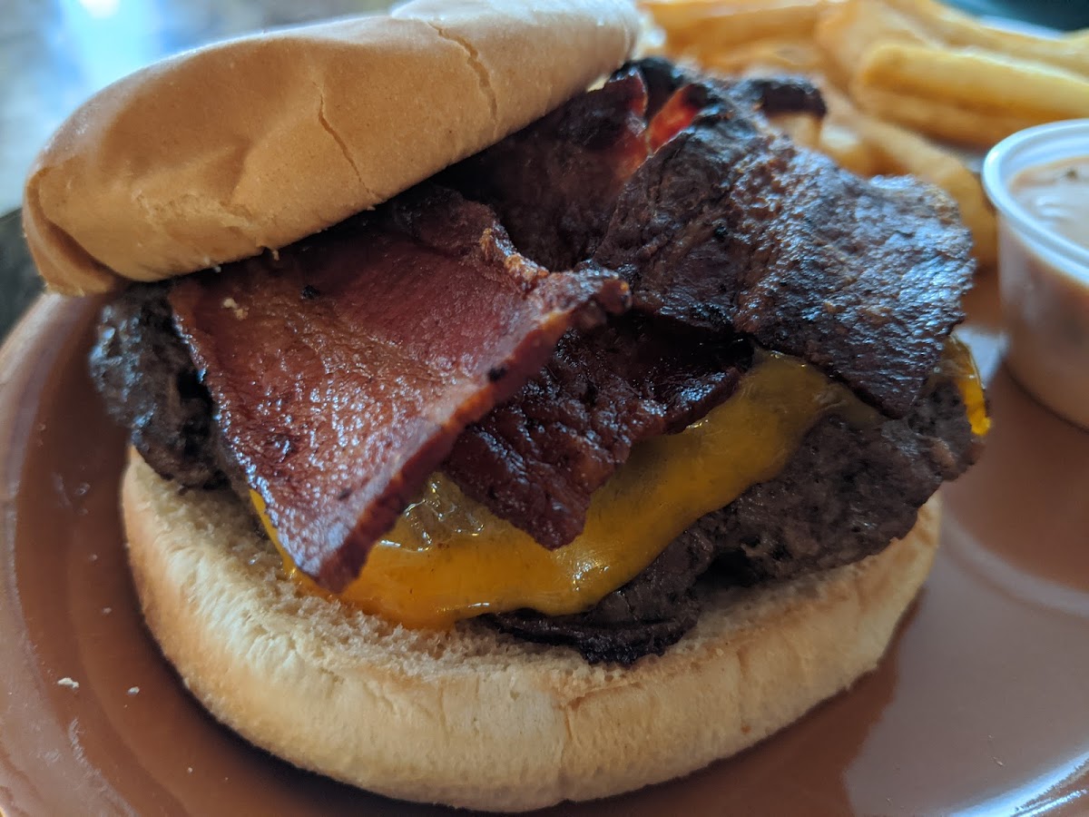 Earthwood Inn, Restaurant, & Bar-10