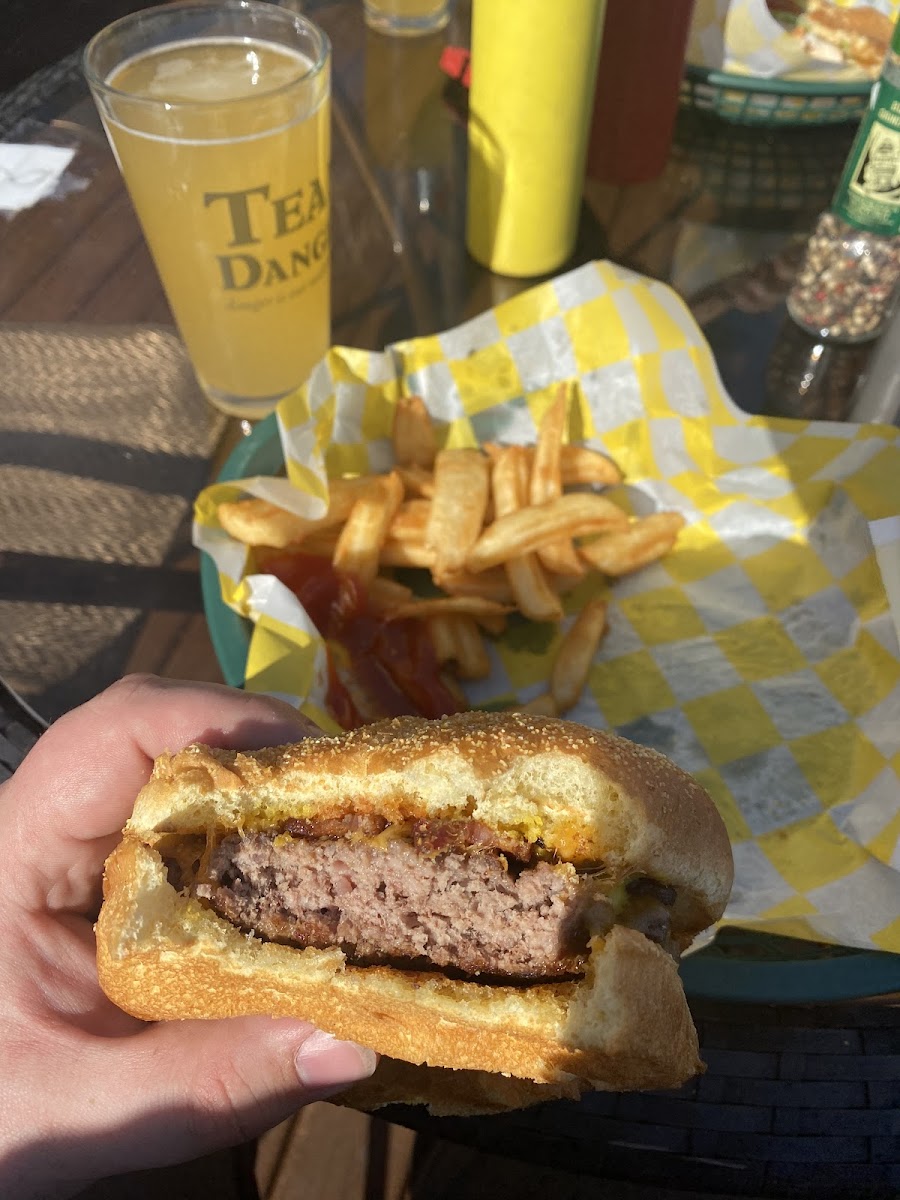 Earthwood Inn, Restaurant, & Bar-5