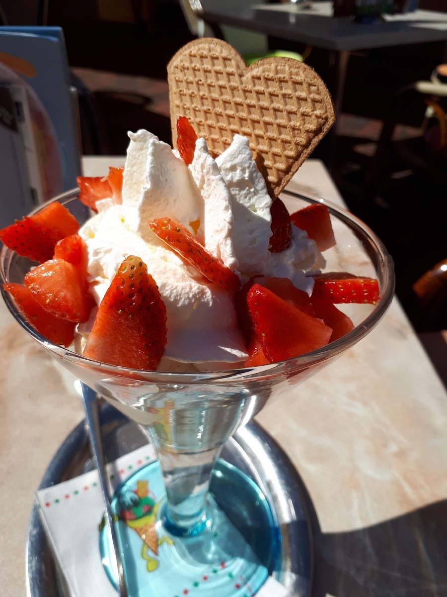Eiscafe, Pizzeria & Feinkost Mamma Mia-9