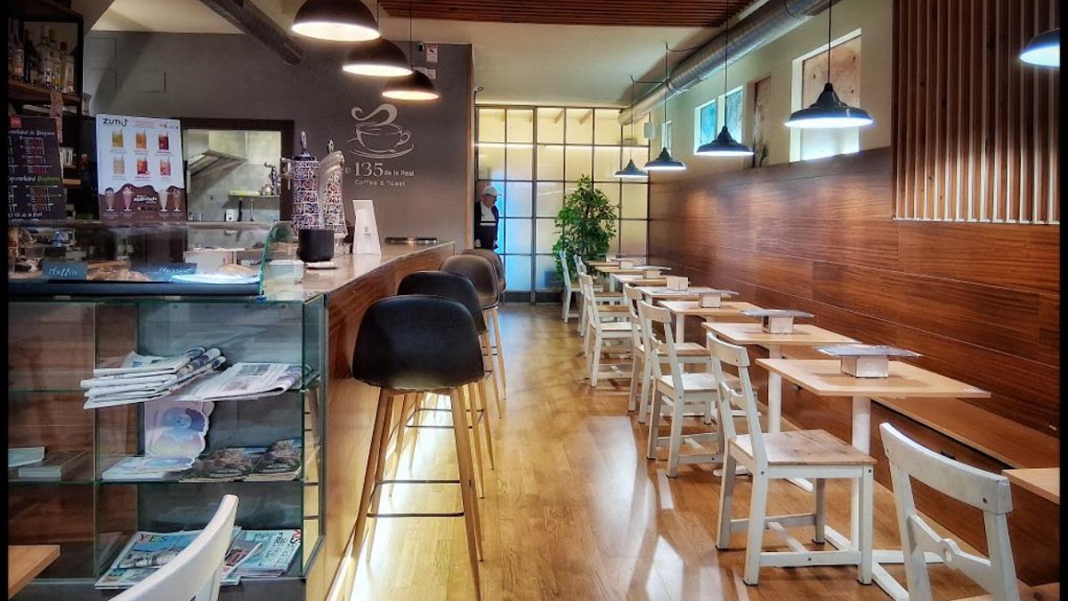 El 135 De La Real Cafetería