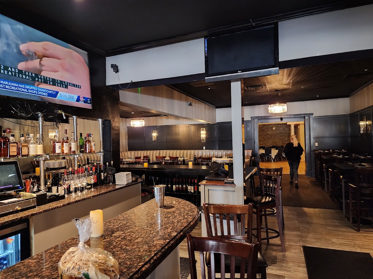 El Basha Restaurant & Bar