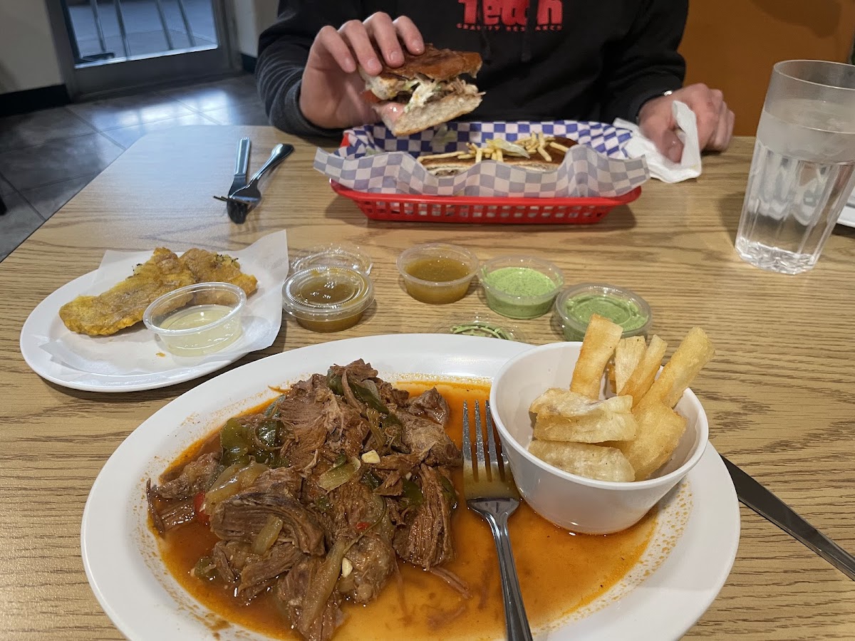 El Bohio Cuban Cuisine-4