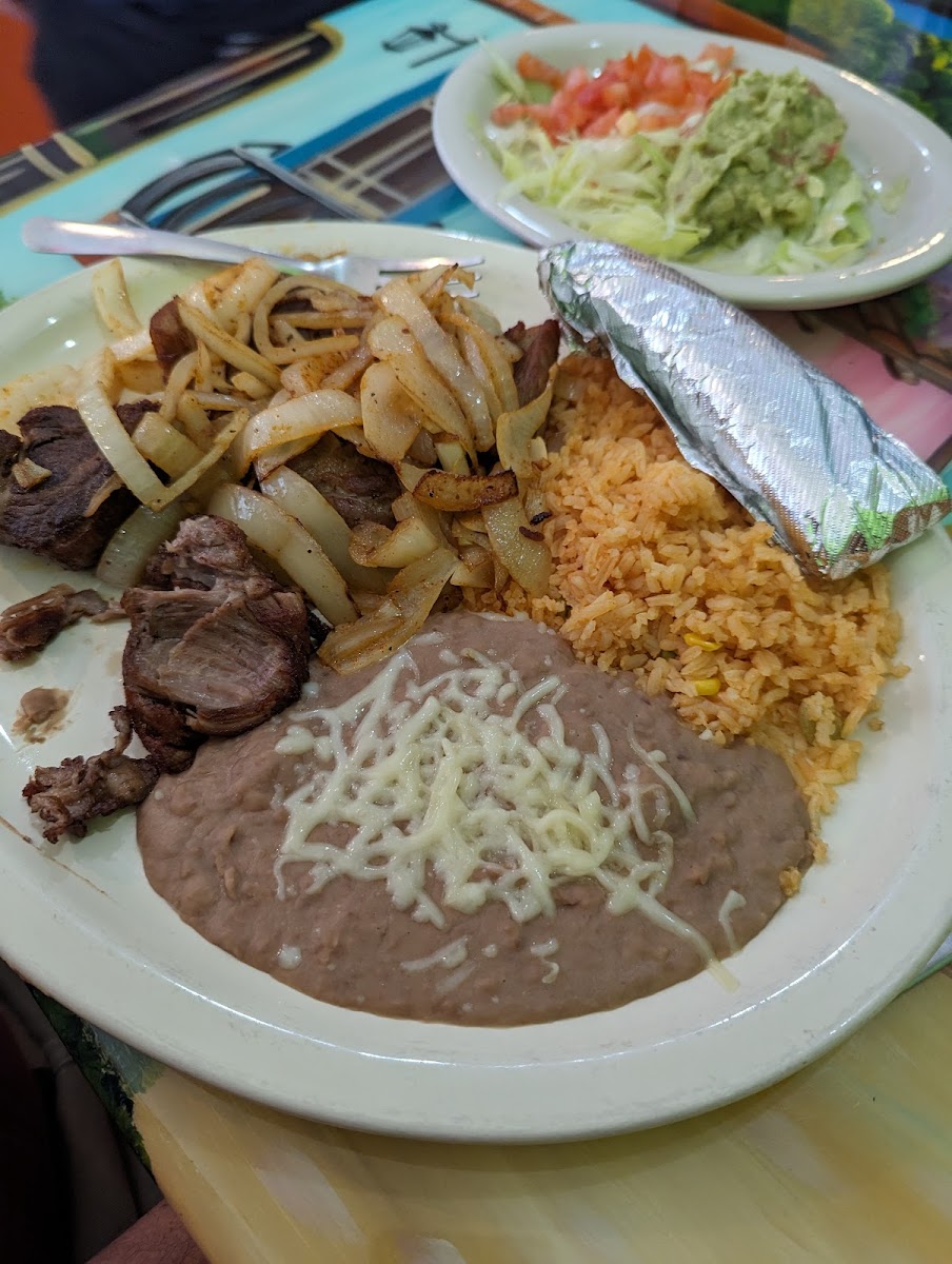 El Mariachi Mexican Grill 2-7