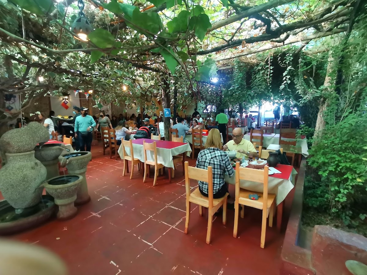 El Parrón De Pomaire, Restaurant