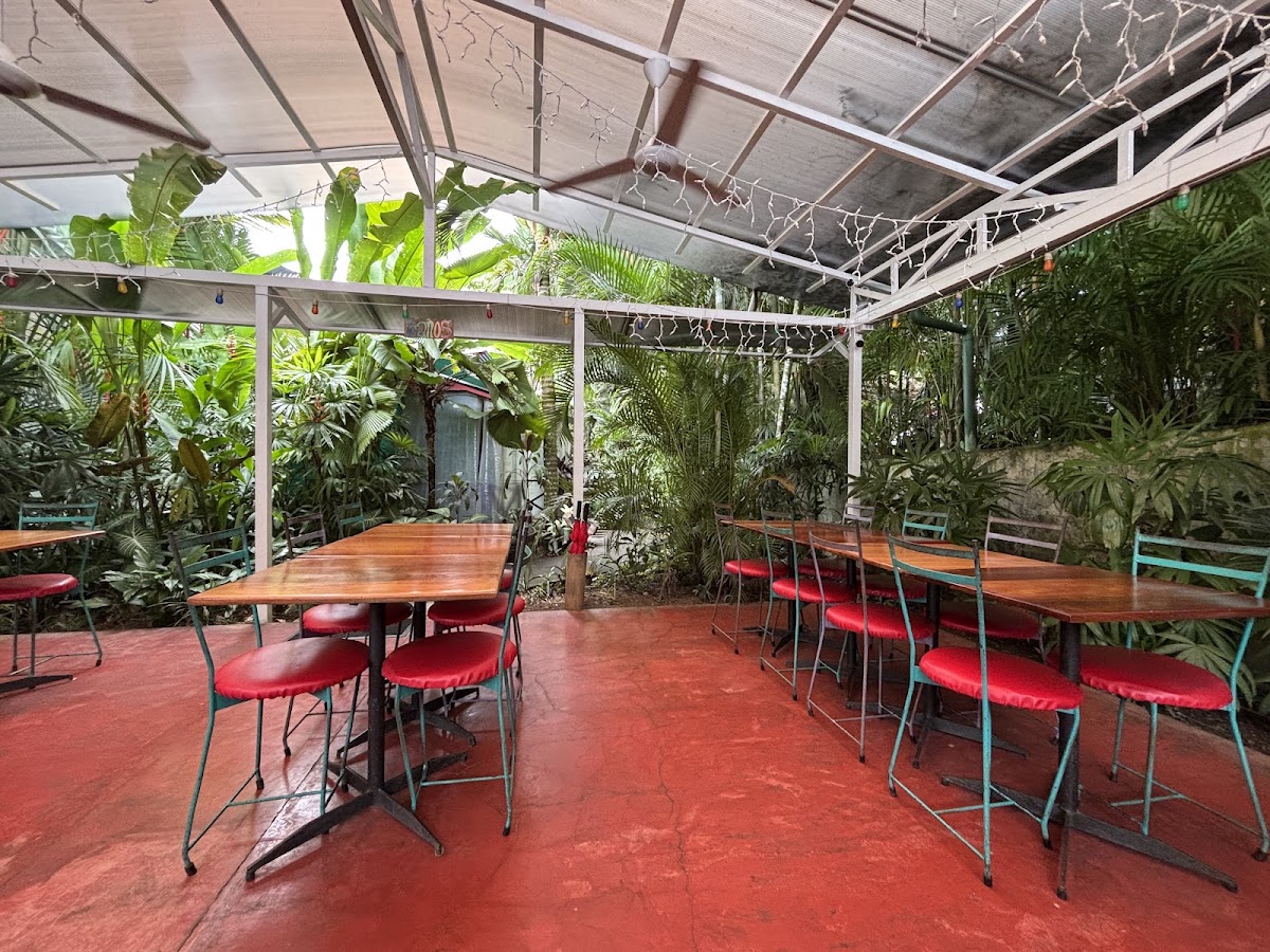 El Patio De Café Milagro-4