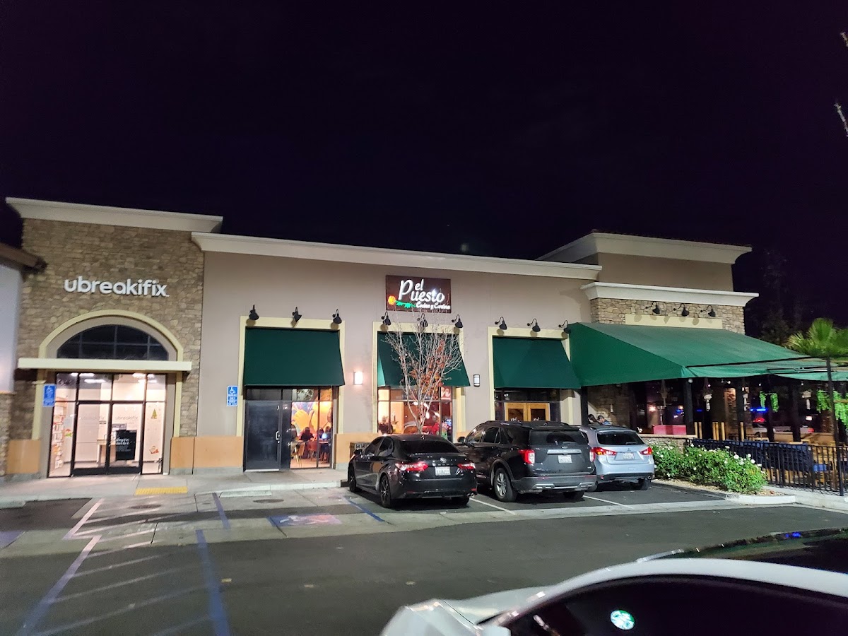 El Puesto Cocina Y Cantina