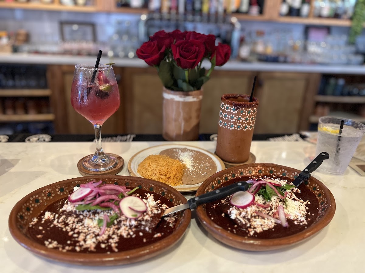 El Puesto Cocina Y Cantina-3