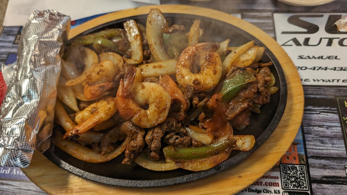 El Rodeo Bar & Grill-3